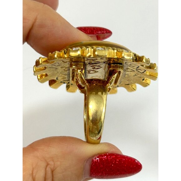 Betsy Johnson Tea Party Fashion Ring Vtg 7 Lucite Crystals Gold Tone Signed - Picture 15 of 17